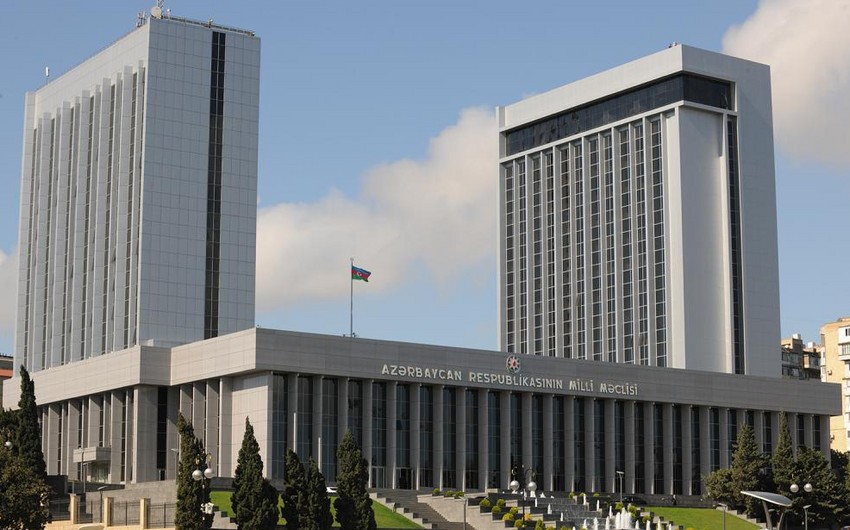 Parlamentin iclası başladı