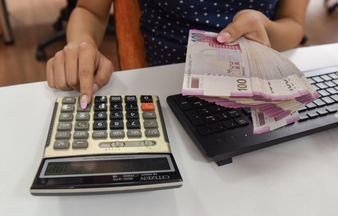 Ekspert maaşdan nə qədər vergi tutulacağını HESABLADI