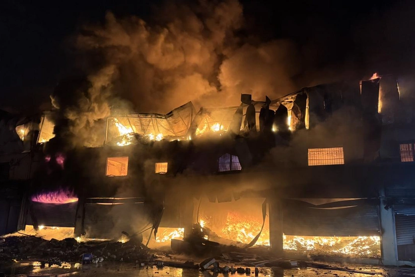 Türkiyədə ticarət mərkəzində yanğın baş verib - FOTO