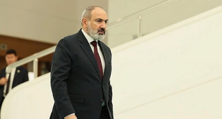 İrəvanda ikibaşlı OYUN