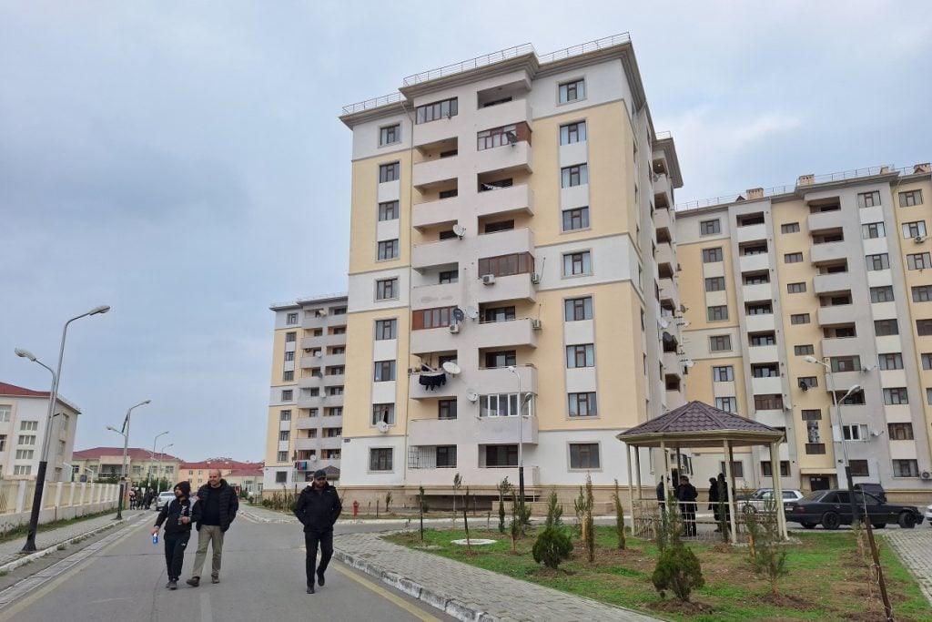 "Şəhid və qazilərin binası" problem içində