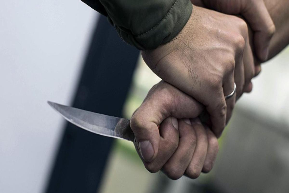 Şirvanda 36 yaşlı şəxs bıçaqlanıb