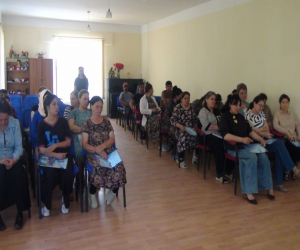 “Sağlam ailə modeli” layihəsi çərçivəsində Bayramlı qəsəbəsində seminar keçirilib