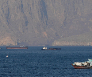 İran neftini daşıyan tankerlər Hörmüz boğazını keçib