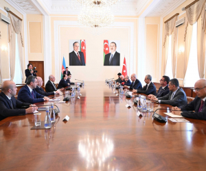 Əli Əsədov Numan Kurtulmuşla görüşüb