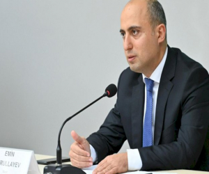 Məktəblərdə telefondan istifadə qadağan edildi - QƏRAR