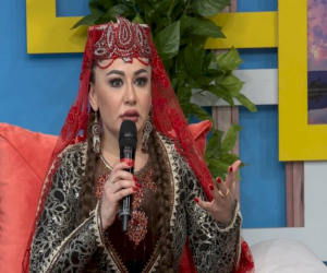 Rəqqasənin yeniyetmə oğlu maşın sürdü – VİDEO