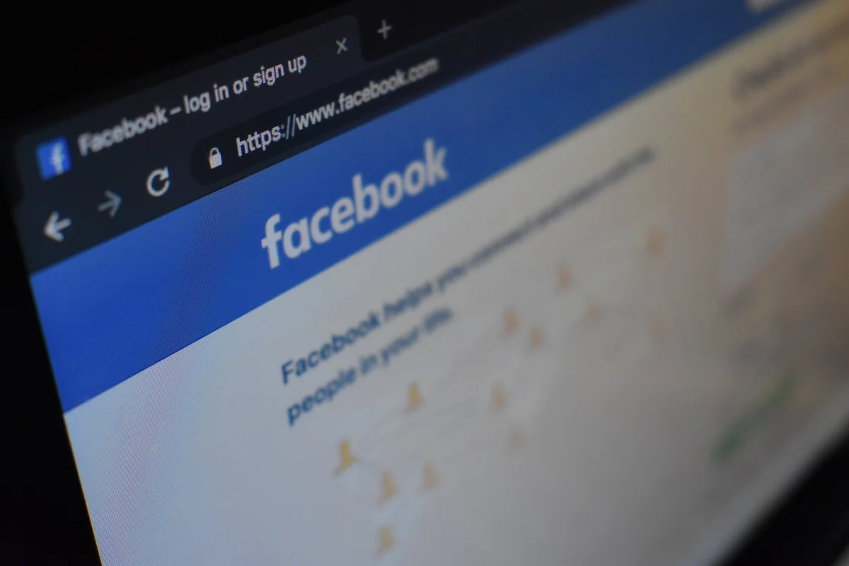 "Facebook"un Azərbaycandakı bazar payı azalıb