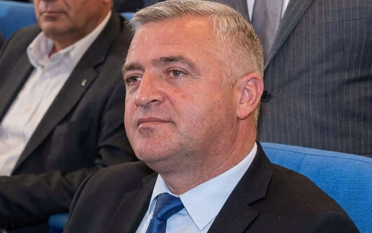 Evli qadını qaçıran qalmaqallı məmura cinayət işi açıldı