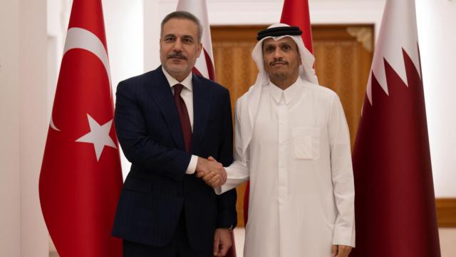 Türkiyə və Qətərin XİN rəhbərləri telefonla danışdı