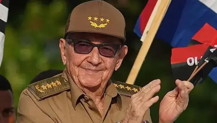 Migel Dias-Kanel: “Kubaya toxunmaq mümkün deyil"