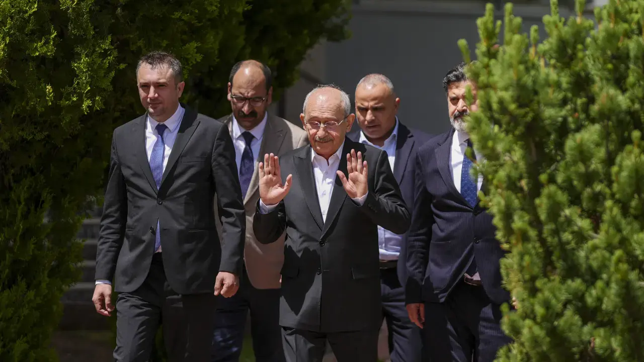 Kılıçdaroğlunun iclasına getməyənlərə CƏZA?