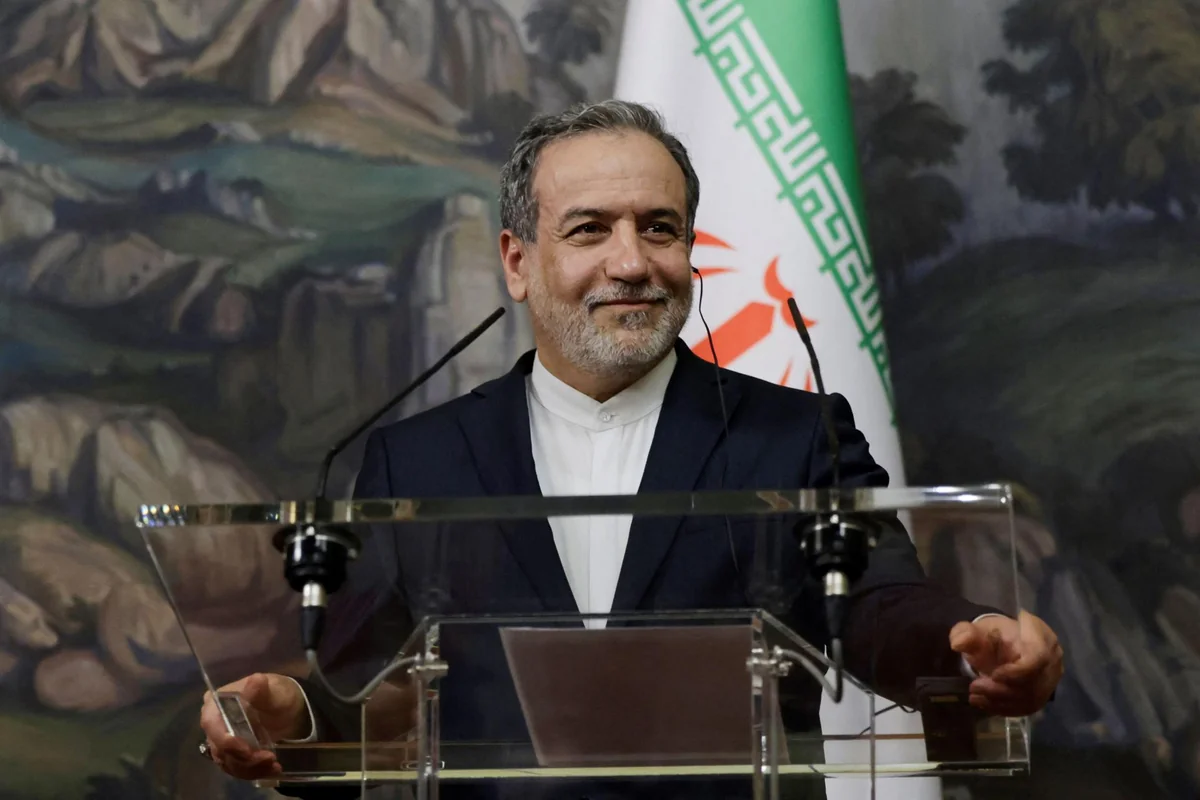 Abbas Əraqçi xarici qüvvələri bölgədən çıxmağa çağırıb