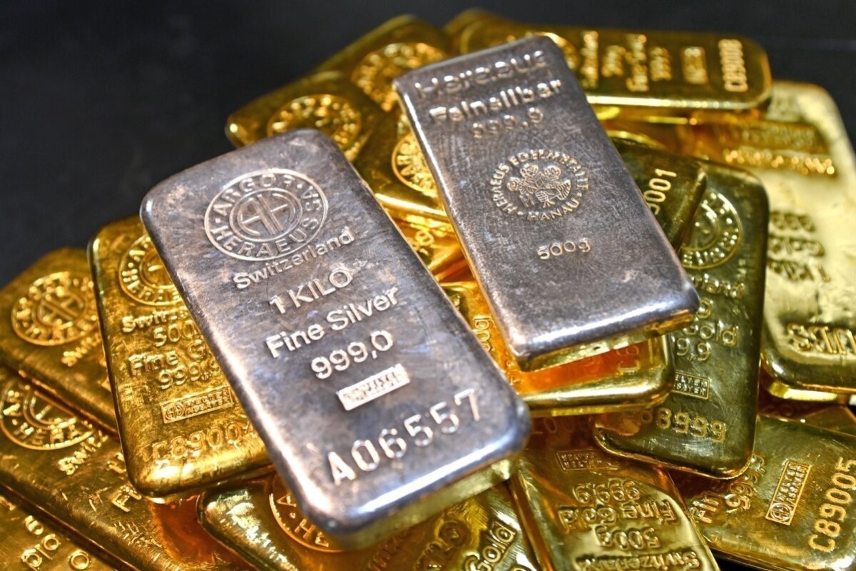 Əmtəə bazarlarında qızıl 4100 dollar civarında ticarət olunur