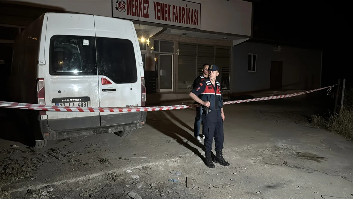 Kastamonuda qida fabrikinə silahlı hücum olub: Ölən var