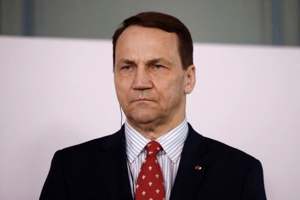 Sikorski Ukraynadan danışdı: “Avropa İttifaqına üzvlük prosesi...”