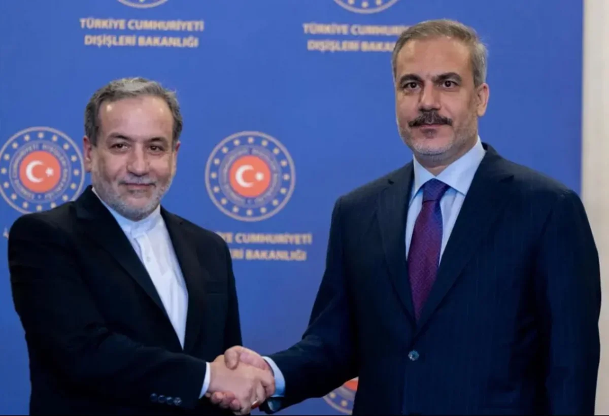 Hakan Fidan Əraqçi ilə danışıb: İran-ABŞ razılaşmasını pozmağa yönələn təxribatlara qarşı diqqətli olmağa çağırıb