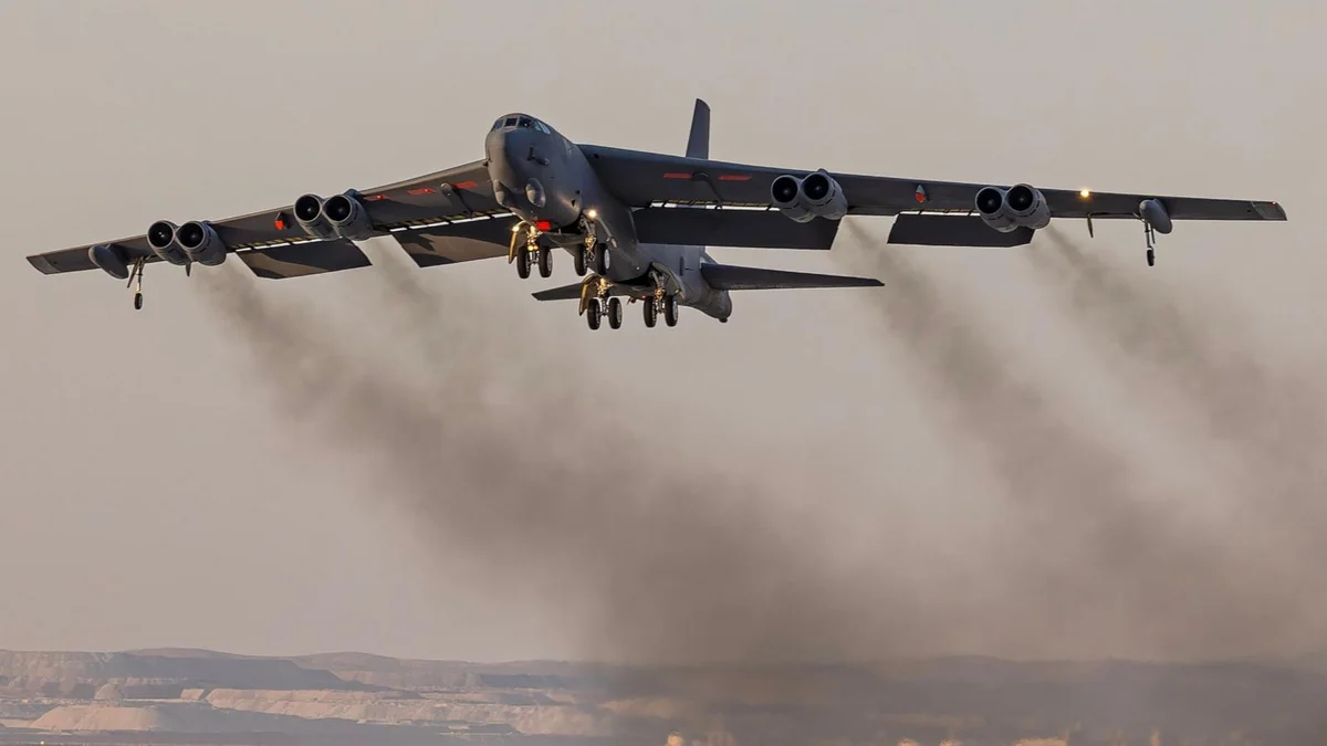 ABŞ-də "B-52" bombardmançı təyyarəsi qəzaya uğrayıb