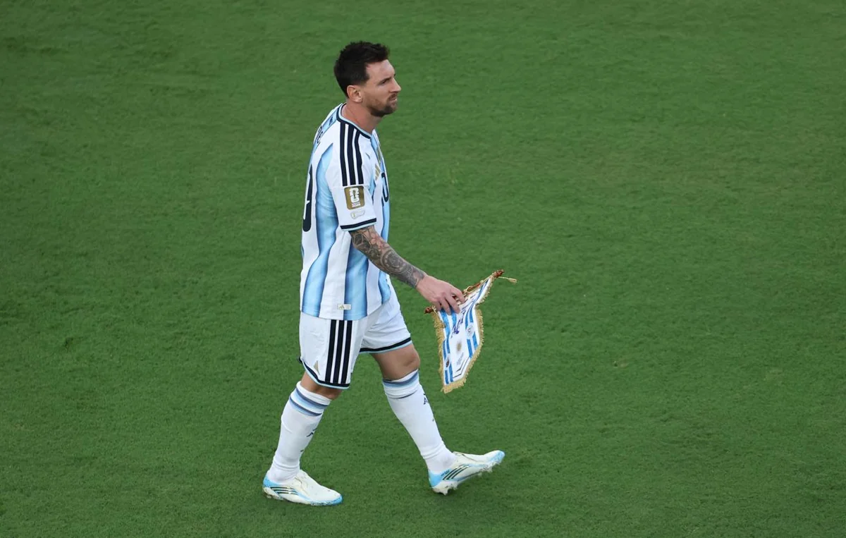 Messi altı dünya çempionatında oynayan ilk futbolçu olub