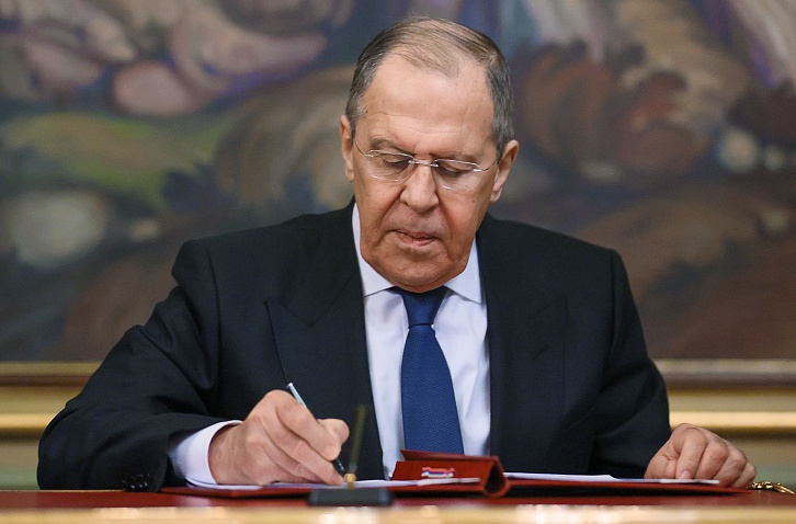 Lavrov: "ABŞ-nin Ukraynaya yanaşmasını yenidən dəyişə bilər"