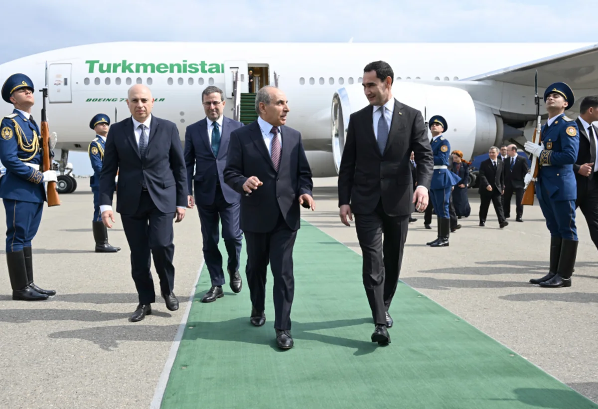 Türkmənistan Prezidenti Azərbaycana səfərə gəlib - FOTO