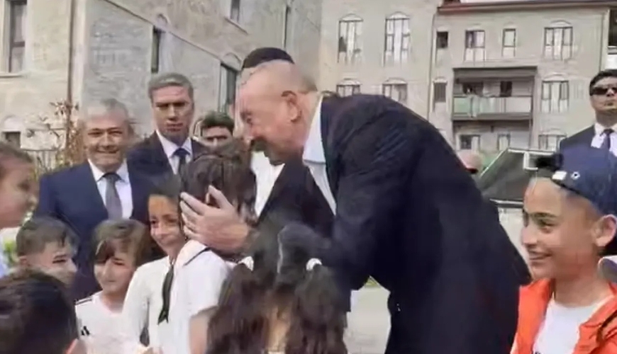 Prezidentin Şuşa səfərində uşaqlarla səmimi görüşü - VİDEO