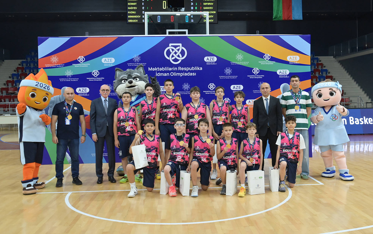 Nazir məktəblilərin basketbol yarışlarını izlədi - FOTOLAR