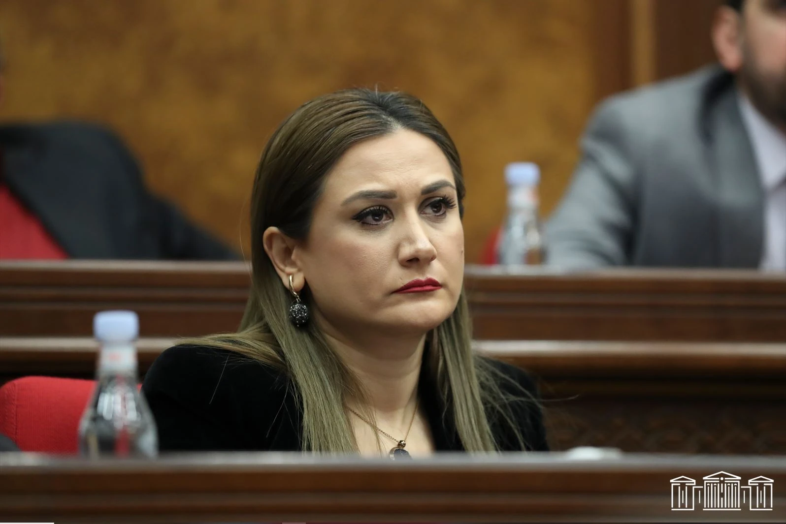 Ermənistanda parlamet rəhbərliyinə qadın gətirilir