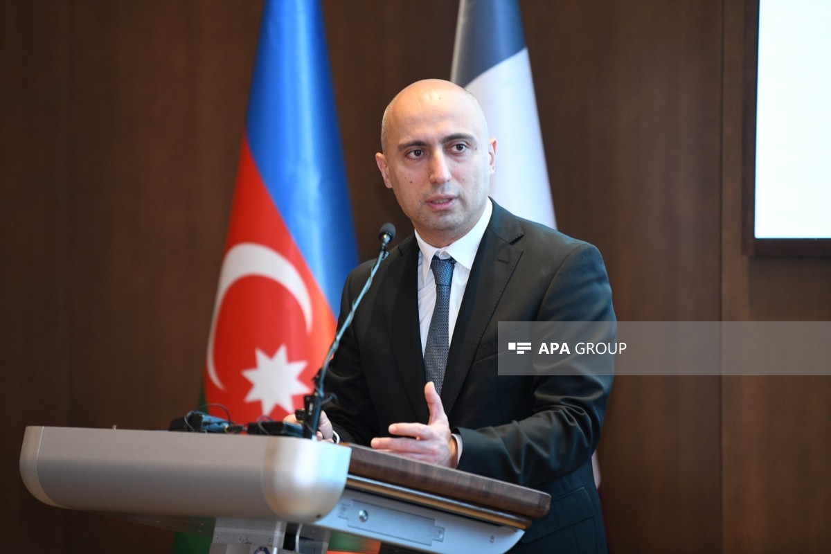 "Azərbaycanda 14 mindən çox müəllim 1500–2000 manat əməkhaqqı alır"