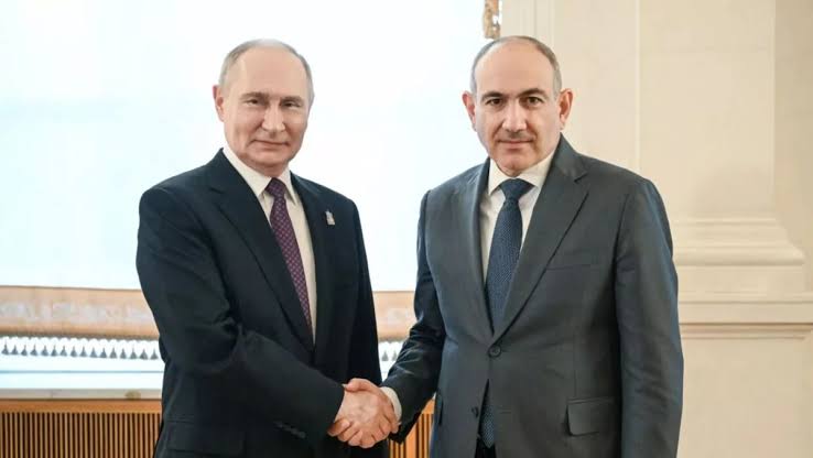 Putinlə görüşmək istəyir: Şərtləri danışacaq