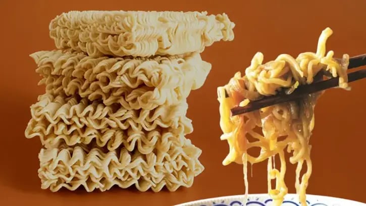 Hazır əriştələrdə salmonella təhlükəsi: Yoluxanların sayı 100-ü keçdi