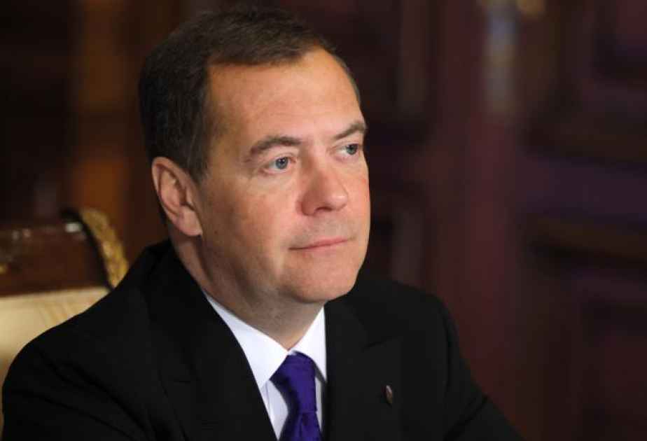 Medvedev sanksiyalardan danışdı