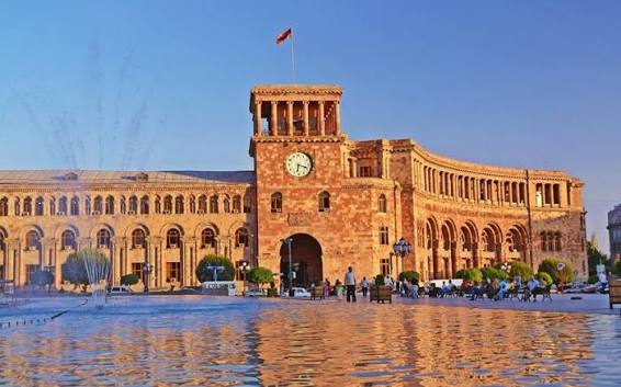 İrəvanda nə baş verir: Eyni vaxtda 70 ünvanda AXTARIŞ
