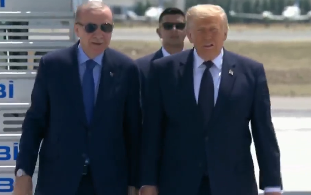 Tramp Türkiyədə - Ərdoğan özü qarşıladı - VİDEO
