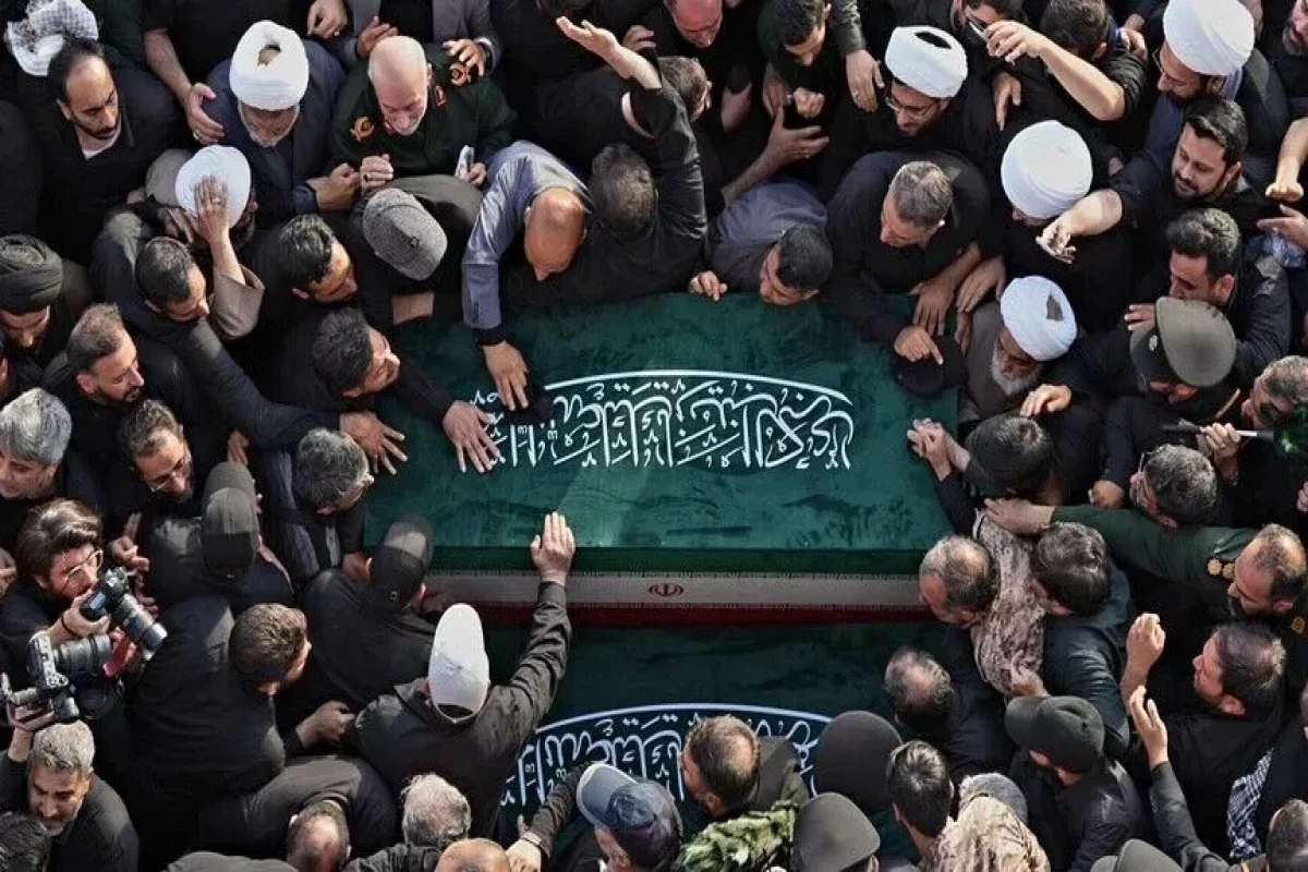 İraqda Xameneyi ilə vida mərasimi keçirilir