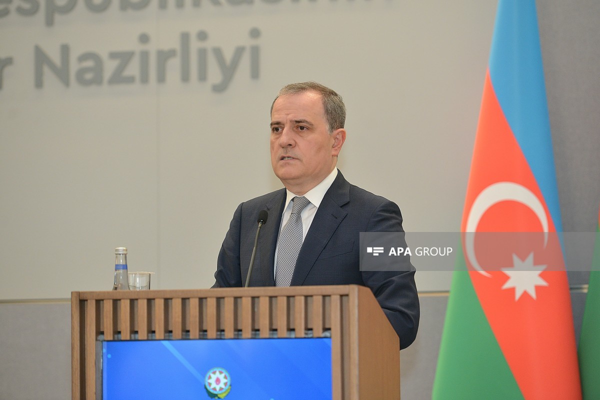 Ceyhun Bayramov: "Xaricdəki hərbi münaqişələrə qoşulmaq..."