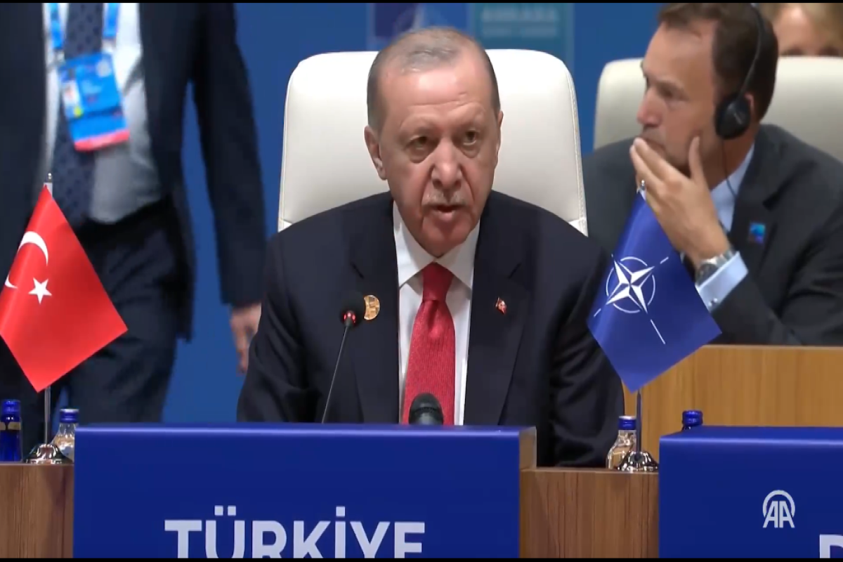 Ərdoğan: "Putini danışıqlar masasına gətirməyə çalışırıq"