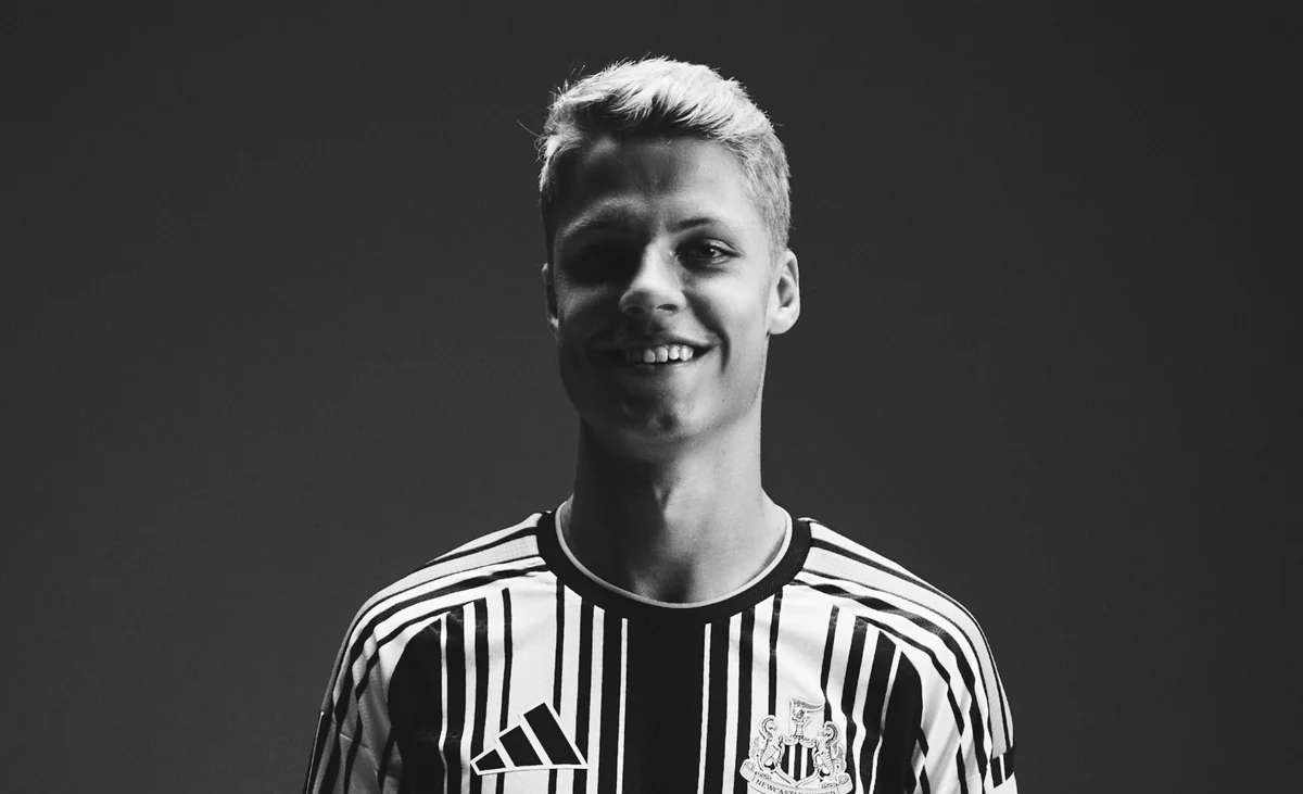 "Nyukasl" "Ayaks"ın futbolçusu Şon Styoru heyətinə qatıb