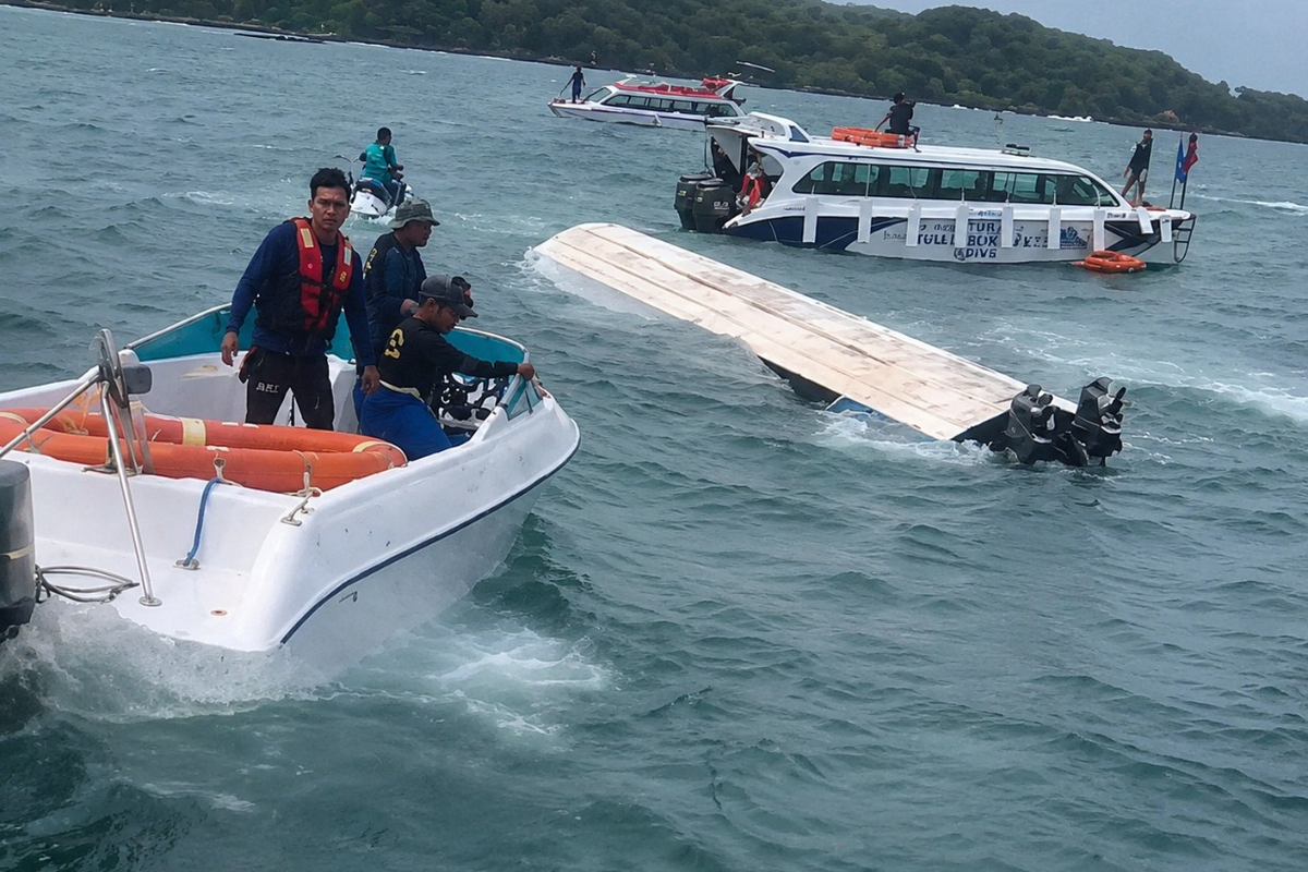 Vyetnamda turist qayığının batması nəticəsində 15 nəfər ölüb