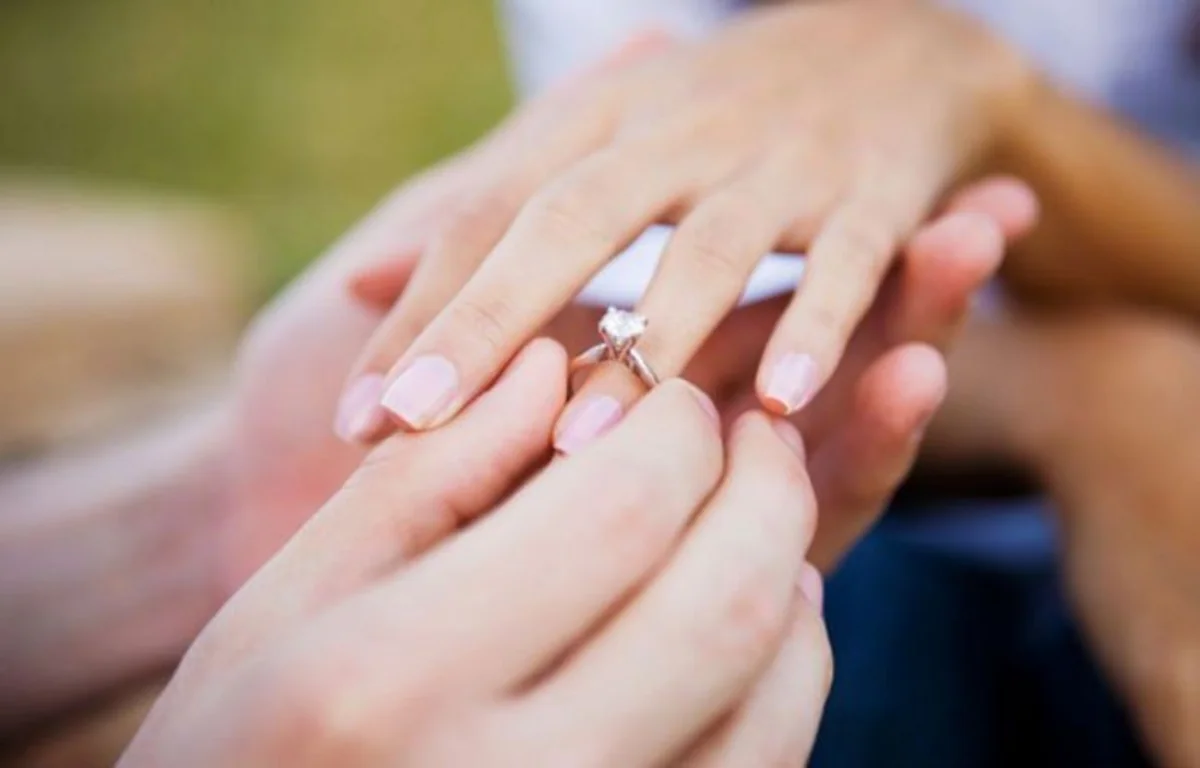 Rektor paylaşdı: Məzun günündə evlilik təklifi-VİDEO 