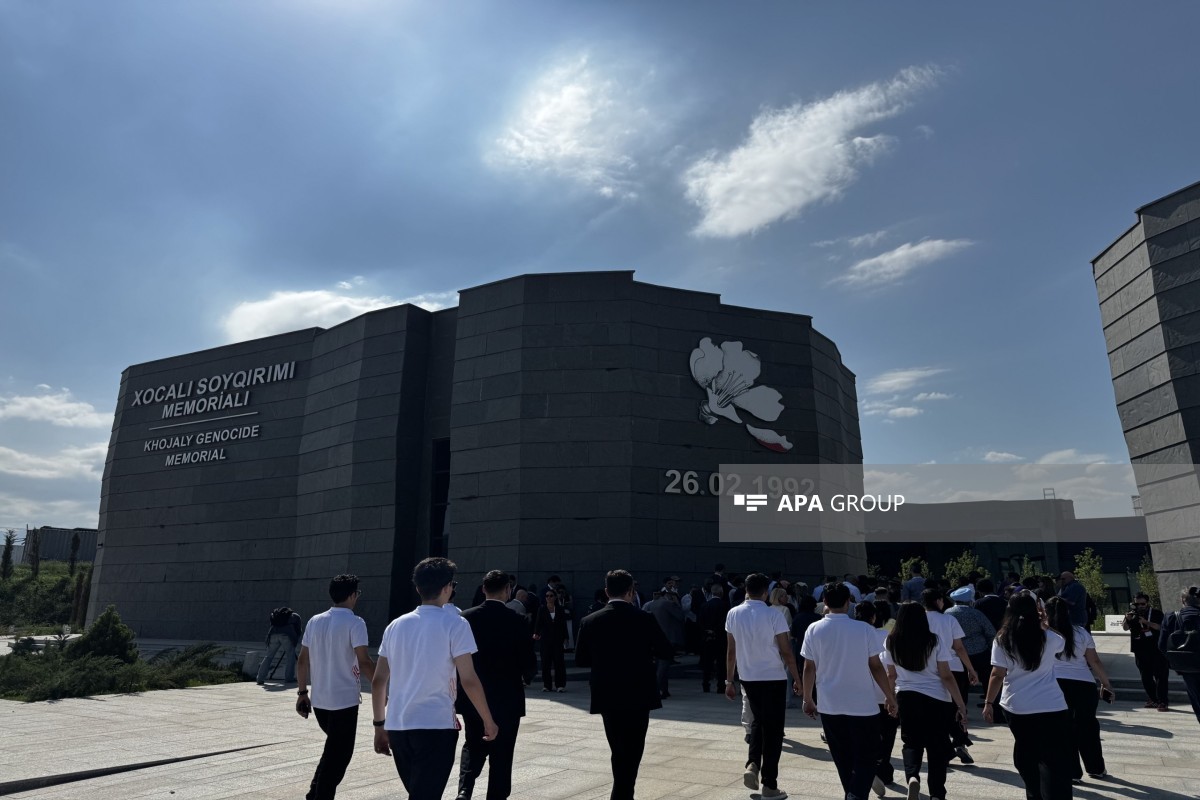 Forumu iştirakçıları Xocalı Soyqırımı Memorialını ziyarət ediblər - FOTOLAR