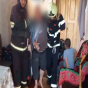 Evin girişi başlarına uçdu, çıxılmaz vəziyyətdə qaldılar - VİDEO